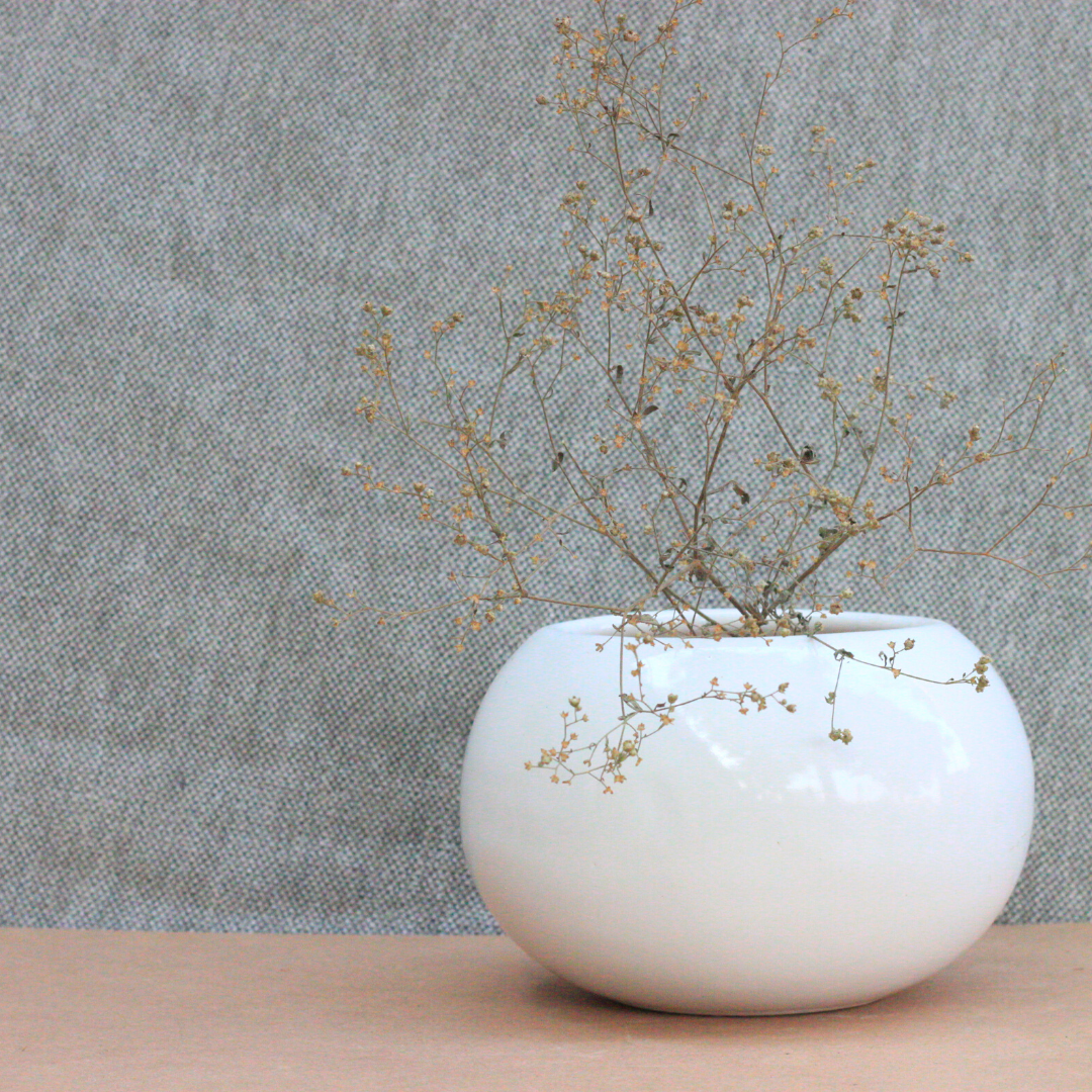 Aesthetic round ceramic pot for table top Image 1