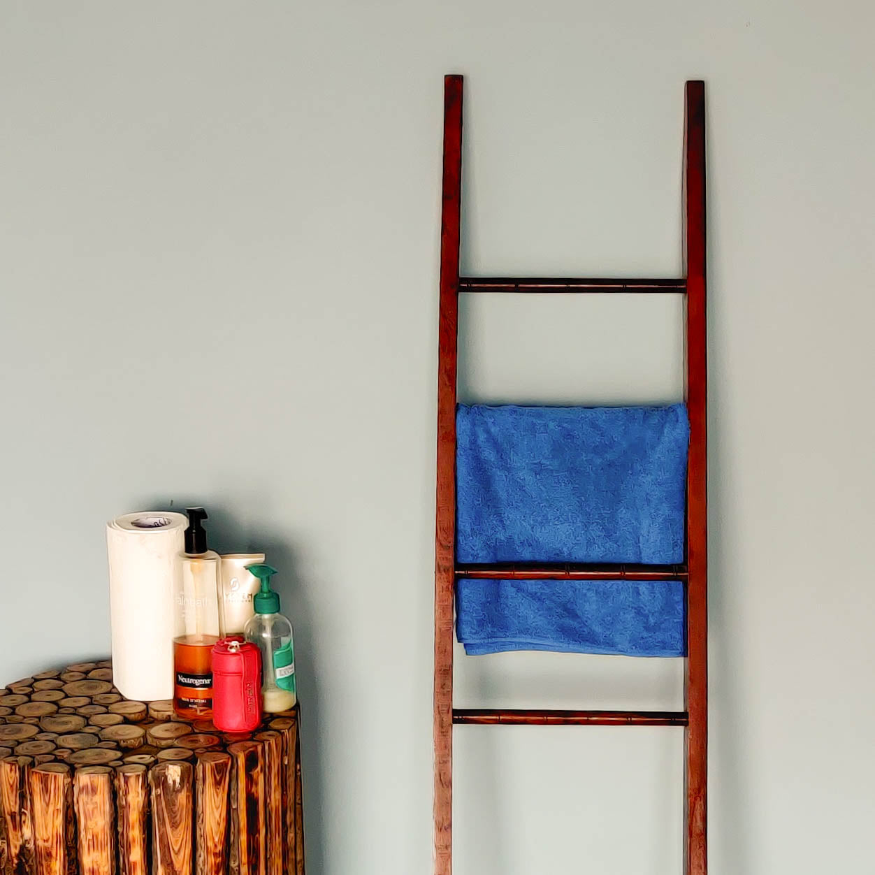 Ladder Solid Wood Towel Holder and Organizer for Modern Bathroom Image 3