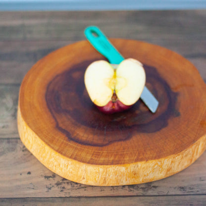 Round Sturdy Solid Wood Chopping Board for Your Kitchen Image 3