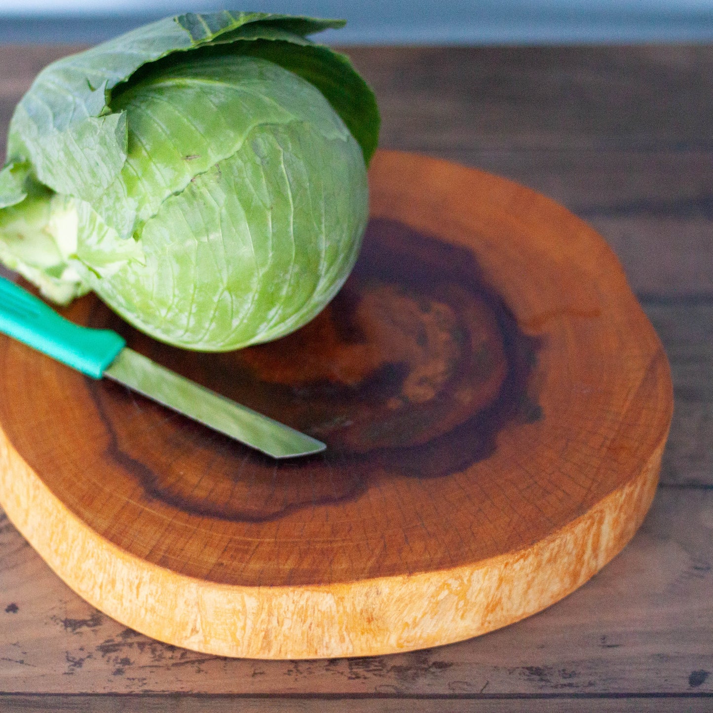 Round Sturdy Solid Wood Chopping Board for Your Kitchen Image 4